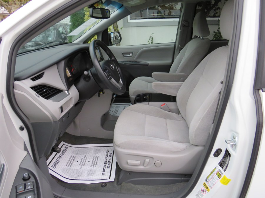 Used Toyota Sienna LE 8 Passenger 2016 | Road Masters II INC. Middle Village, New York Used Toyota Sienna LE 8 Passenger 2016 | Road Masters II INC. Middle Village, New York
