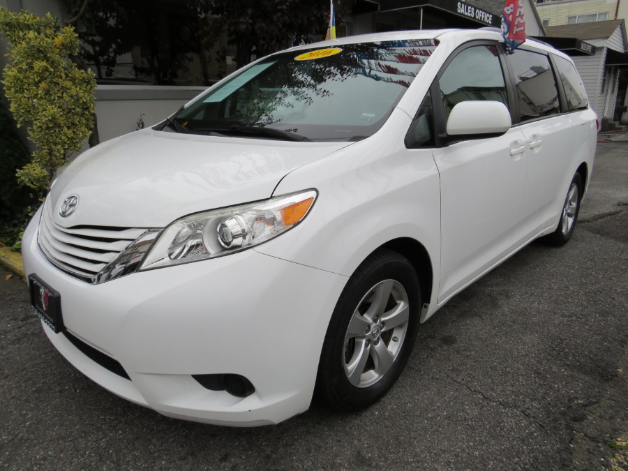 Used Toyota Sienna LE 8 Passenger 2016 | Road Masters II INC. Middle Village, New York Used Toyota Sienna LE 8 Passenger 2016 | Road Masters II INC. Middle Village, New York