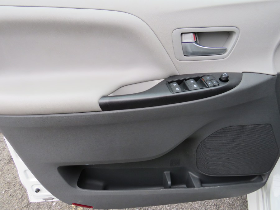 Used Toyota Sienna LE 8 Passenger 2016 | Road Masters II INC. Middle Village, New York Used Toyota Sienna LE 8 Passenger 2016 | Road Masters II INC. Middle Village, New York