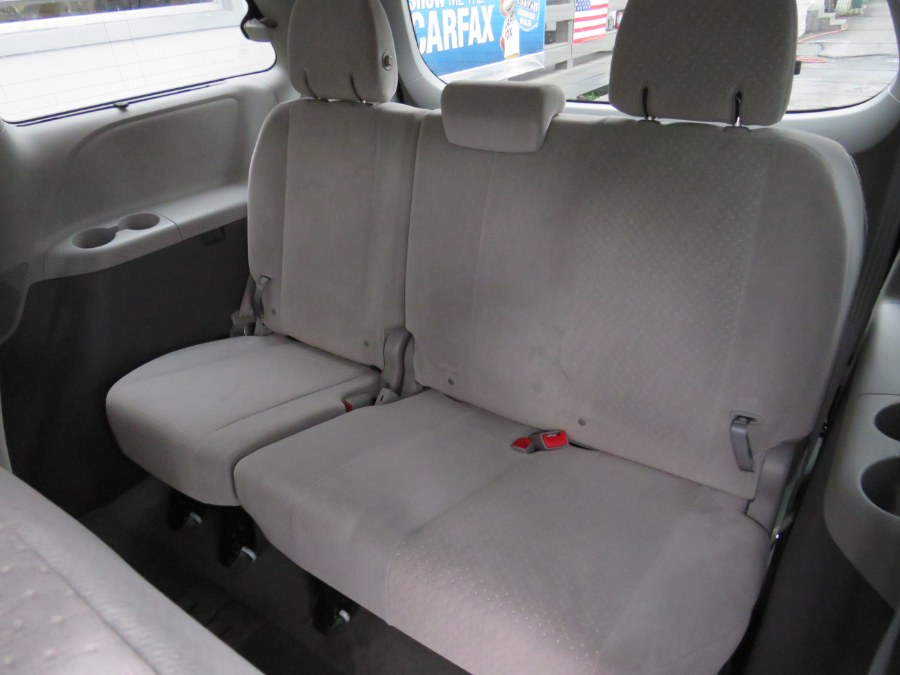 Used Toyota Sienna LE 8 Passenger 2016 | Road Masters II INC. Middle Village, New York Used Toyota Sienna LE 8 Passenger 2016 | Road Masters II INC. Middle Village, New York