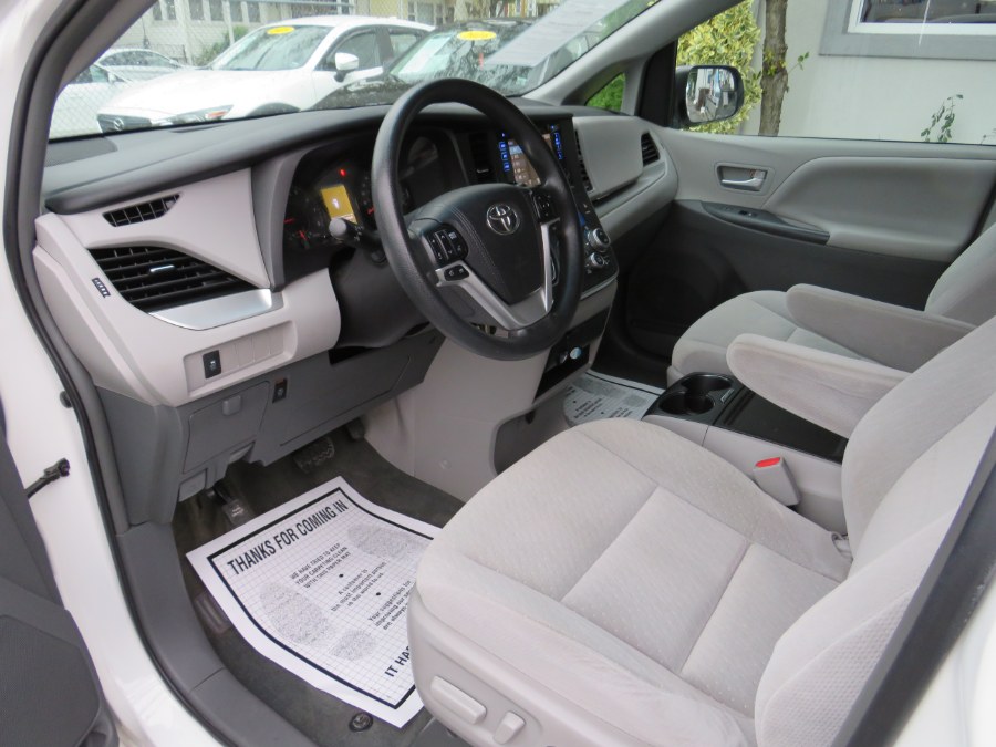 Used Toyota Sienna LE 8 Passenger 2016 | Road Masters II INC. Middle Village, New York Used Toyota Sienna LE 8 Passenger 2016 | Road Masters II INC. Middle Village, New York