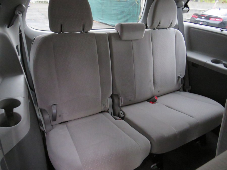 Used Toyota Sienna LE 8 Passenger 2016 | Road Masters II INC. Middle Village, New York Used Toyota Sienna LE 8 Passenger 2016 | Road Masters II INC. Middle Village, New York