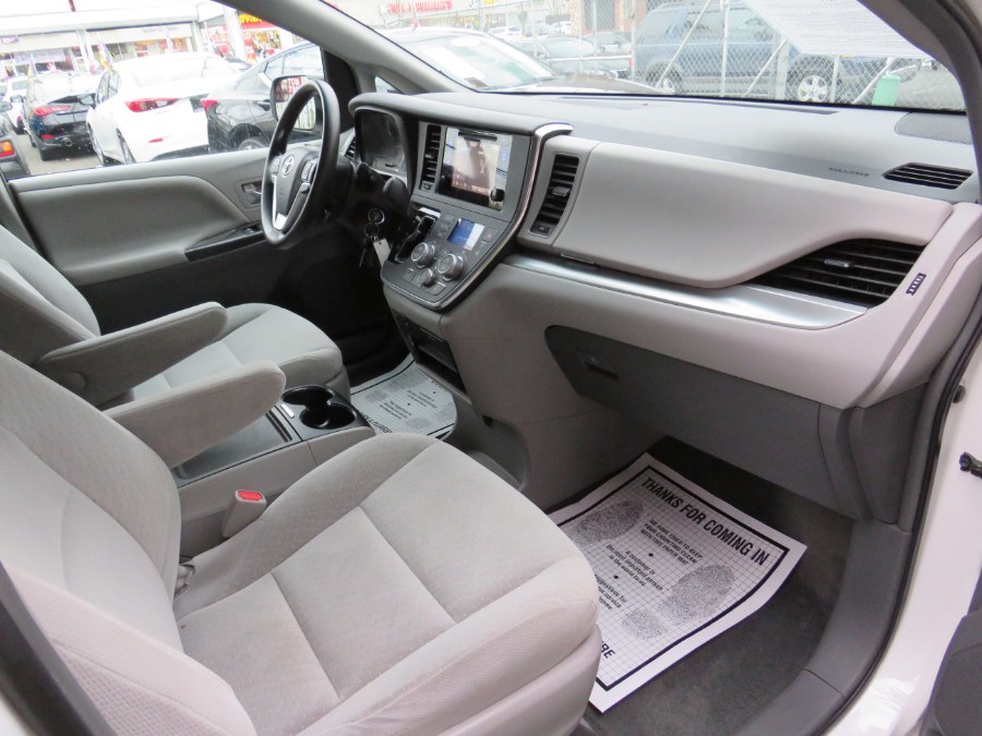 Used Toyota Sienna LE 8 Passenger 2016 | Road Masters II INC. Middle Village, New York Used Toyota Sienna LE 8 Passenger 2016 | Road Masters II INC. Middle Village, New York