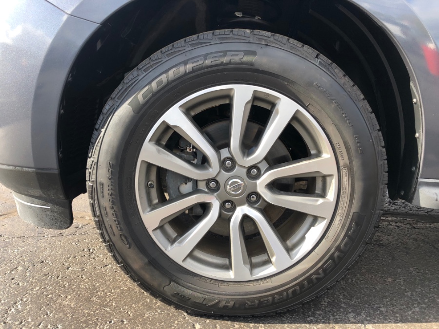 Used Nissan Pathfinder 2WD 4dr SL 2013 | Marsh Auto Sales LLC. Ortonville, Michigan Used Nissan Pathfinder 2WD 4dr SL 2013 | Marsh Auto Sales LLC. Ortonville, Michigan