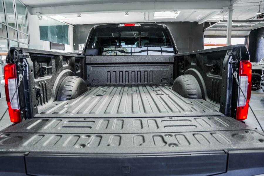 Used Ford Super Duty F-250 SRW Platinum 4WD Crew Cab 6.75'' Box 2019 | 26 Motors Corp. Bronx, New York Used Ford Super Duty F-250 SRW Platinum 4WD Crew Cab 6.75'' Box 2019 | 26 Motors Corp. Bronx, New York
