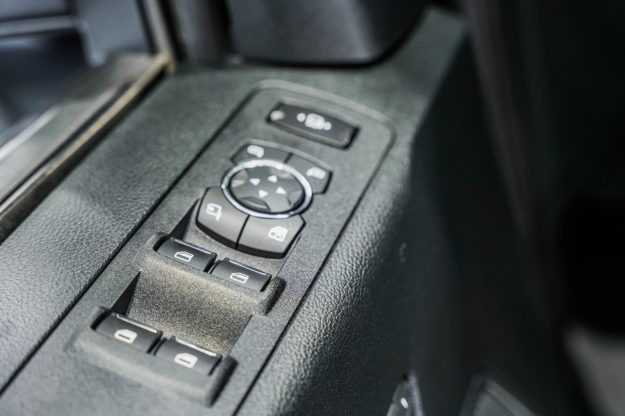 Used Ford Super Duty F-250 SRW Platinum 4WD Crew Cab 6.75'' Box 2019 | 26 Motors Corp. Bronx, New York Used Ford Super Duty F-250 SRW Platinum 4WD Crew Cab 6.75'' Box 2019 | 26 Motors Corp. Bronx, New York