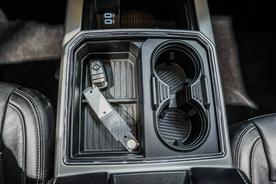 Used Ford Super Duty F-350 SRW LARIAT 4WD Crew Cab 6.75'' Box 2019 | 26 Motors Corp. Bronx, New York Used Ford Super Duty F-350 SRW LARIAT 4WD Crew Cab 6.75'' Box 2019 | 26 Motors Corp. Bronx, New York