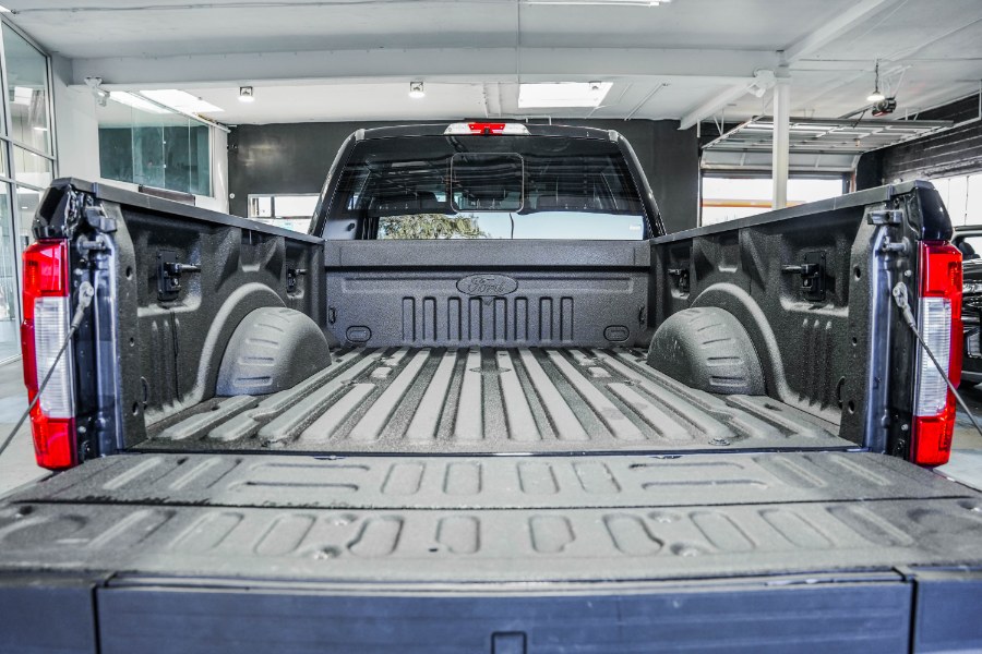 Used Ford Super Duty F-350 SRW LARIAT 4WD Crew Cab 6.75'' Box 2019 | 26 Motors Corp. Bronx, New York Used Ford Super Duty F-350 SRW LARIAT 4WD Crew Cab 6.75'' Box 2019 | 26 Motors Corp. Bronx, New York