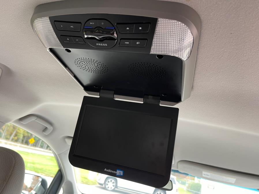 Used Toyota Sienna 5dr 8-Pass Van V6 LE FWD (Natl) 2013 | Mike And Tony Auto Sales, Inc. South Windsor, Connecticut Used Toyota Sienna 5dr 8-Pass Van V6 LE FWD (Natl) 2013 | Mike And Tony Auto Sales, Inc. South Windsor, Connecticut