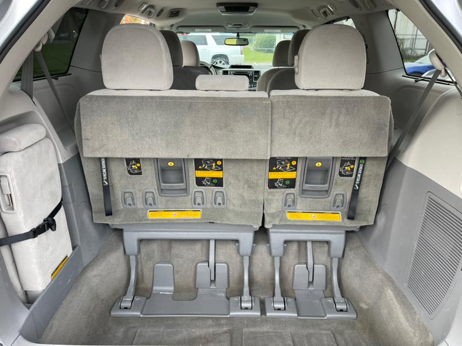 Used Toyota Sienna 5dr 8-Pass Van V6 LE FWD (Natl) 2013 | Mike And Tony Auto Sales, Inc. South Windsor, Connecticut Used Toyota Sienna 5dr 8-Pass Van V6 LE FWD (Natl) 2013 | Mike And Tony Auto Sales, Inc. South Windsor, Connecticut