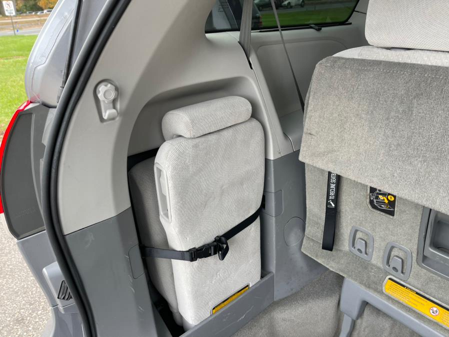 Used Toyota Sienna 5dr 8-Pass Van V6 LE FWD (Natl) 2013 | Mike And Tony Auto Sales, Inc. South Windsor, Connecticut Used Toyota Sienna 5dr 8-Pass Van V6 LE FWD (Natl) 2013 | Mike And Tony Auto Sales, Inc. South Windsor, Connecticut