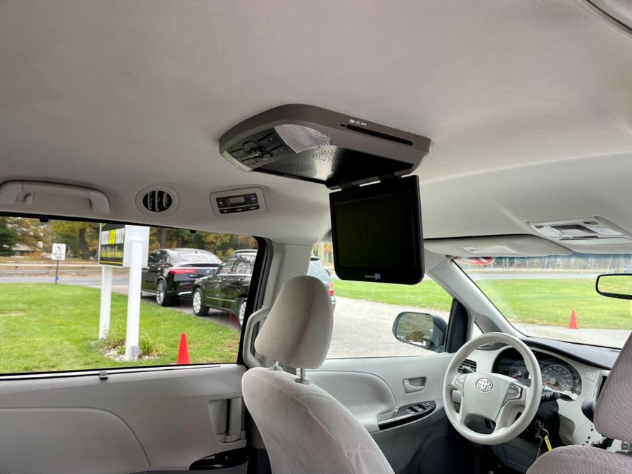 Used Toyota Sienna 5dr 8-Pass Van V6 LE FWD (Natl) 2013 | Mike And Tony Auto Sales, Inc. South Windsor, Connecticut Used Toyota Sienna 5dr 8-Pass Van V6 LE FWD (Natl) 2013 | Mike And Tony Auto Sales, Inc. South Windsor, Connecticut