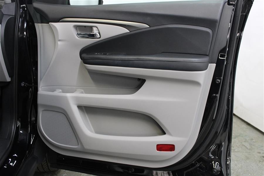 Used Honda Pilot EXL 2017 | Fast Track Motors. Paterson, New Jersey Used Honda Pilot EXL 2017 | Fast Track Motors. Paterson, New Jersey