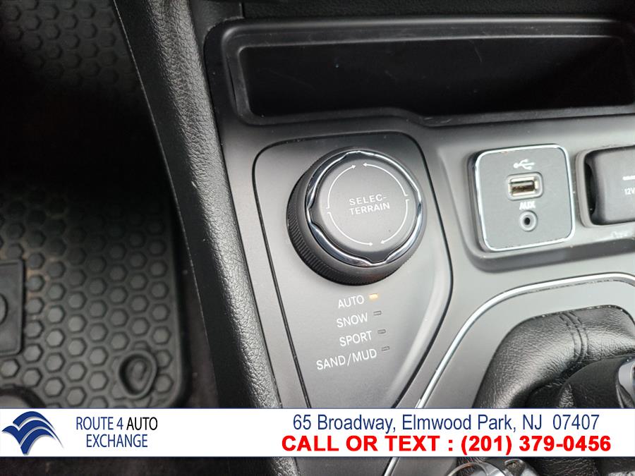 Used Jeep Cherokee Latitude Plus 4x4 2019 | Route 4 Auto Exchange. Elmwood Park, New Jersey Used Jeep Cherokee Latitude Plus 4x4 2019 | Route 4 Auto Exchange. Elmwood Park, New Jersey