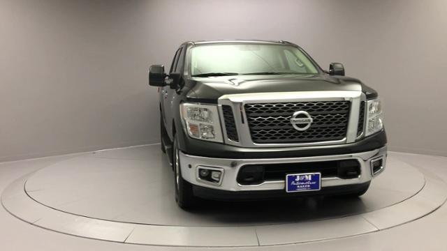 Used Nissan Titan 4x4 Crew Cab SV 2017 | J&M Automotive Sls&Svc LLC. Naugatuck, Connecticut Used Nissan Titan 4x4 Crew Cab SV 2017 | J&M Automotive Sls&Svc LLC. Naugatuck, Connecticut
