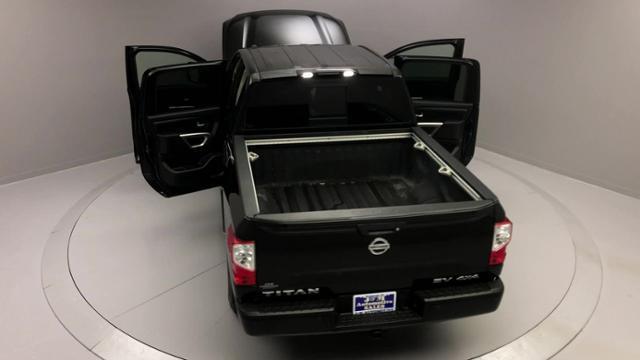 Used Nissan Titan 4x4 Crew Cab SV 2017 | J&M Automotive Sls&Svc LLC. Naugatuck, Connecticut Used Nissan Titan 4x4 Crew Cab SV 2017 | J&M Automotive Sls&Svc LLC. Naugatuck, Connecticut