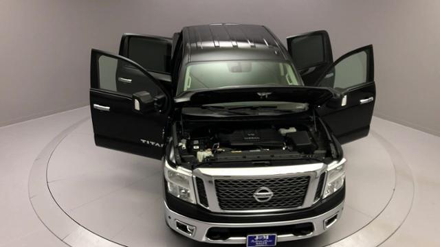 Used Nissan Titan 4x4 Crew Cab SV 2017 | J&M Automotive Sls&Svc LLC. Naugatuck, Connecticut Used Nissan Titan 4x4 Crew Cab SV 2017 | J&M Automotive Sls&Svc LLC. Naugatuck, Connecticut