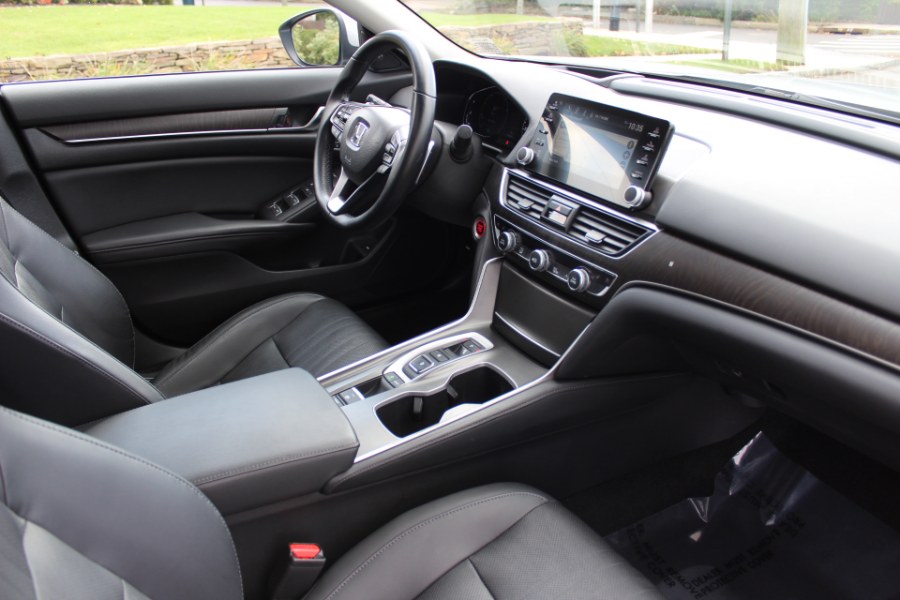 2018 Honda Accord Sedan Touring 2.0T Auto, available for sale in Great Neck, New York | Great Neck Car Buyers & Sellers. Great Neck, New York 2018 Honda Accord Sedan Touring 2.0T Auto, available for sale in Great Neck, New York | Great Neck Car Buyers & Sellers. Great Neck, New York
