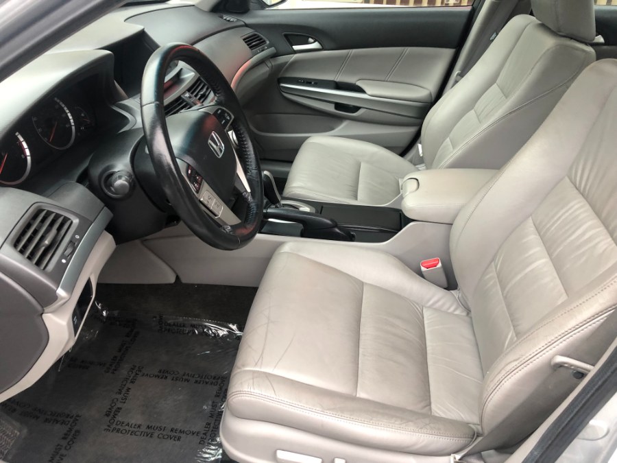 Used Honda Accord Sdn 4dr V6 Auto EX-L w/Navi 2010 | Bristol Auto Center LLC. Bristol, Connecticut Used Honda Accord Sdn 4dr V6 Auto EX-L w/Navi 2010 | Bristol Auto Center LLC. Bristol, Connecticut