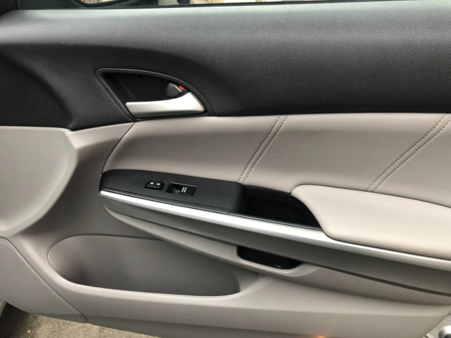 Used Honda Accord Sdn 4dr V6 Auto EX-L w/Navi 2010 | Bristol Auto Center LLC. Bristol, Connecticut Used Honda Accord Sdn 4dr V6 Auto EX-L w/Navi 2010 | Bristol Auto Center LLC. Bristol, Connecticut