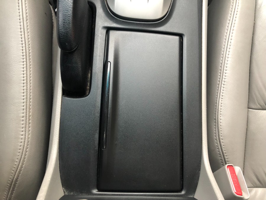 Used Honda Accord Sdn 4dr V6 Auto EX-L w/Navi 2010 | Bristol Auto Center LLC. Bristol, Connecticut Used Honda Accord Sdn 4dr V6 Auto EX-L w/Navi 2010 | Bristol Auto Center LLC. Bristol, Connecticut