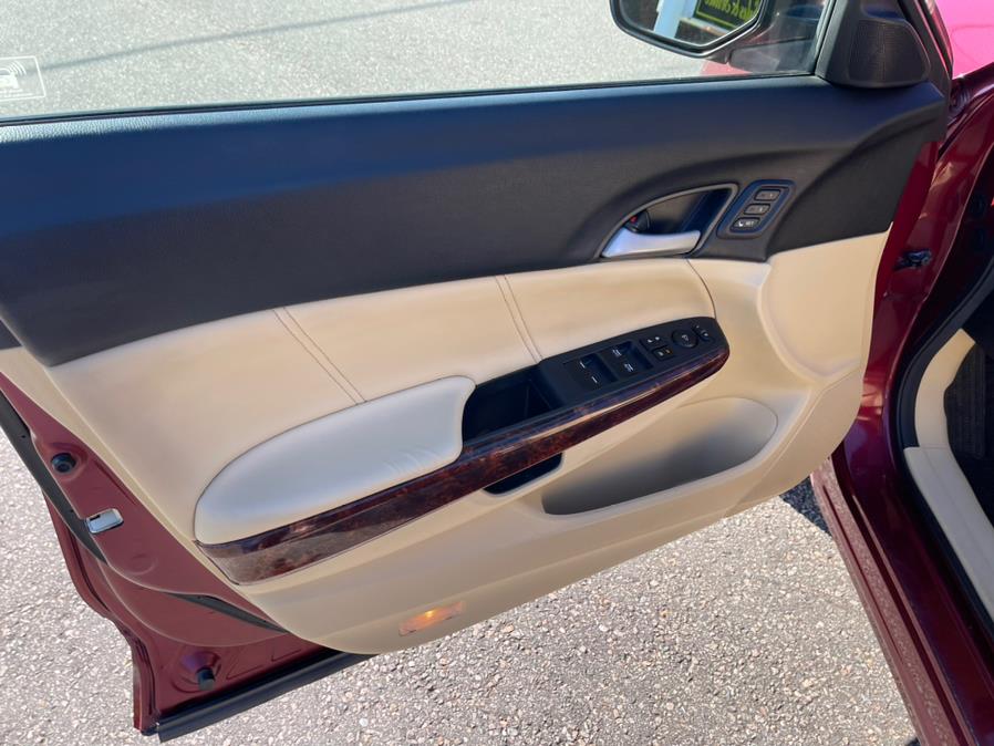 Used Honda Accord Crosstour 4WD 5dr EX-L w/Navi 2011 | Mike And Tony Auto Sales, Inc. South Windsor, Connecticut Used Honda Accord Crosstour 4WD 5dr EX-L w/Navi 2011 | Mike And Tony Auto Sales, Inc. South Windsor, Connecticut