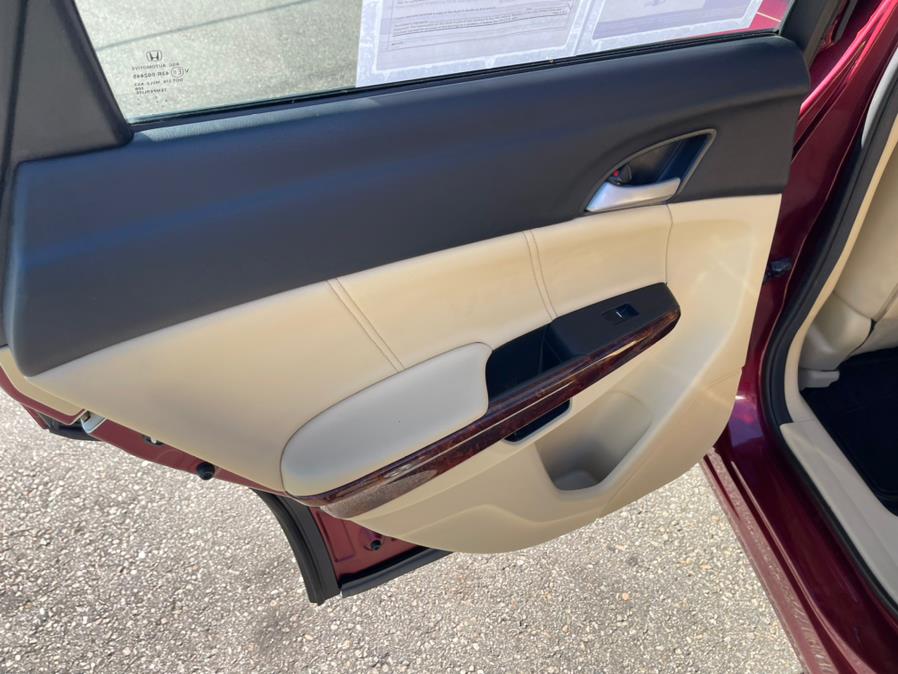 Used Honda Accord Crosstour 4WD 5dr EX-L w/Navi 2011 | Mike And Tony Auto Sales, Inc. South Windsor, Connecticut Used Honda Accord Crosstour 4WD 5dr EX-L w/Navi 2011 | Mike And Tony Auto Sales, Inc. South Windsor, Connecticut