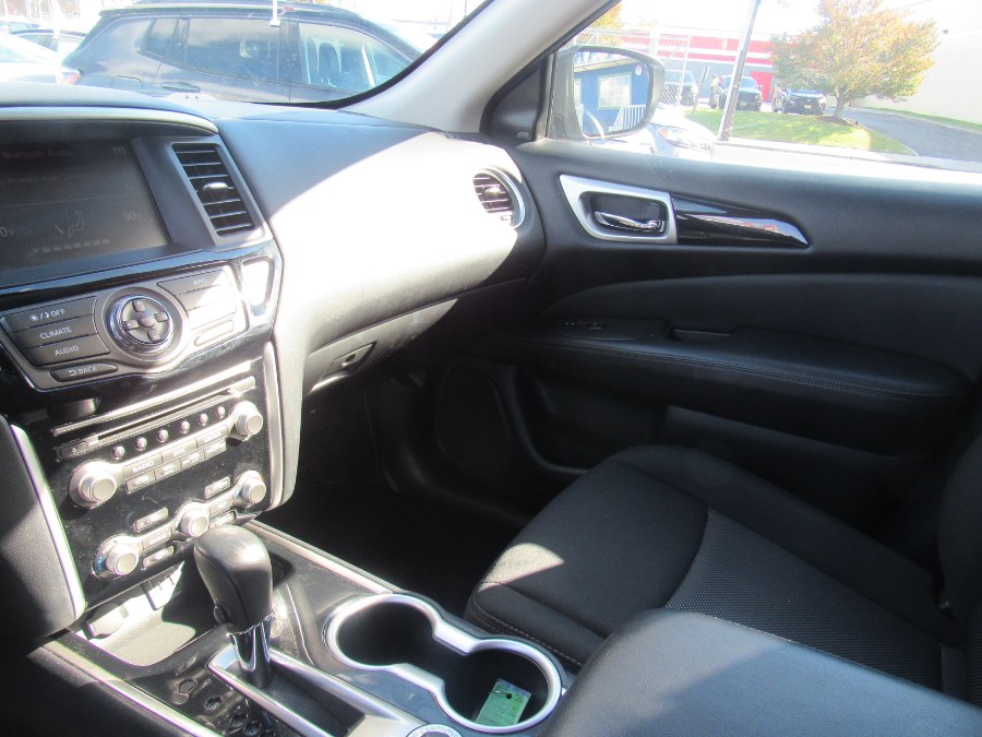 Used Nissan Pathfinder 4x4 SV 2020 | NJ Used Cars Center. Irvington, New Jersey Used Nissan Pathfinder 4x4 SV 2020 | NJ Used Cars Center. Irvington, New Jersey