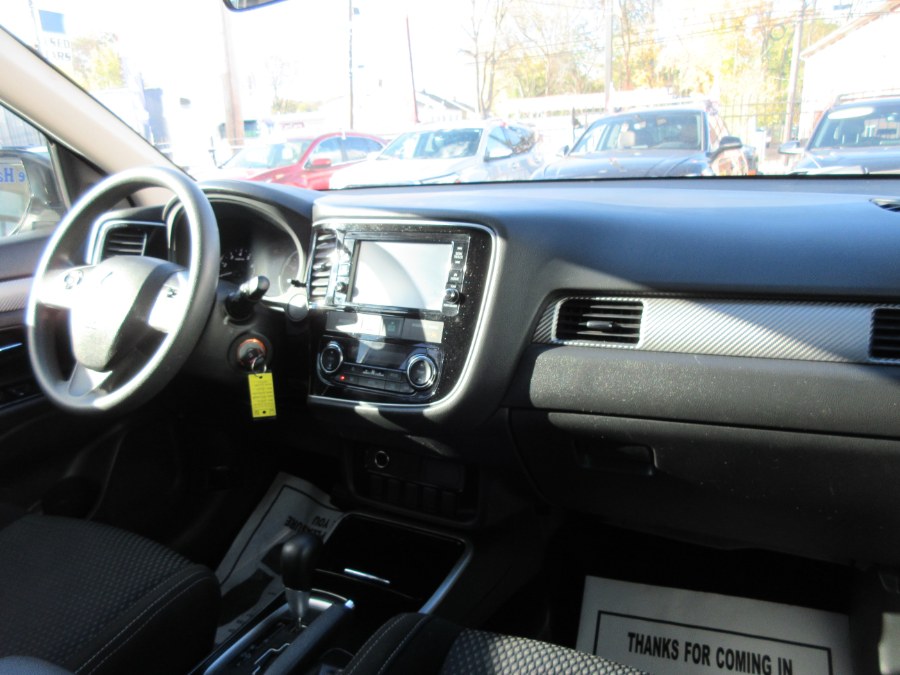 Used Mitsubishi Outlander ES FWD 2018 | Route 27 Auto Mall. Linden, New Jersey Used Mitsubishi Outlander ES FWD 2018 | Route 27 Auto Mall. Linden, New Jersey