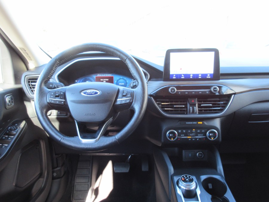 2020 Ford Escape Titanium AWD, available for sale in Linden, New Jersey | Route 27 Auto Mall. Linden, New Jersey 2020 Ford Escape Titanium AWD, available for sale in Linden, New Jersey | Route 27 Auto Mall. Linden, New Jersey