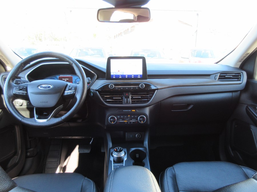 2020 Ford Escape Titanium AWD, available for sale in Linden, New Jersey | Route 27 Auto Mall. Linden, New Jersey 2020 Ford Escape Titanium AWD, available for sale in Linden, New Jersey | Route 27 Auto Mall. Linden, New Jersey