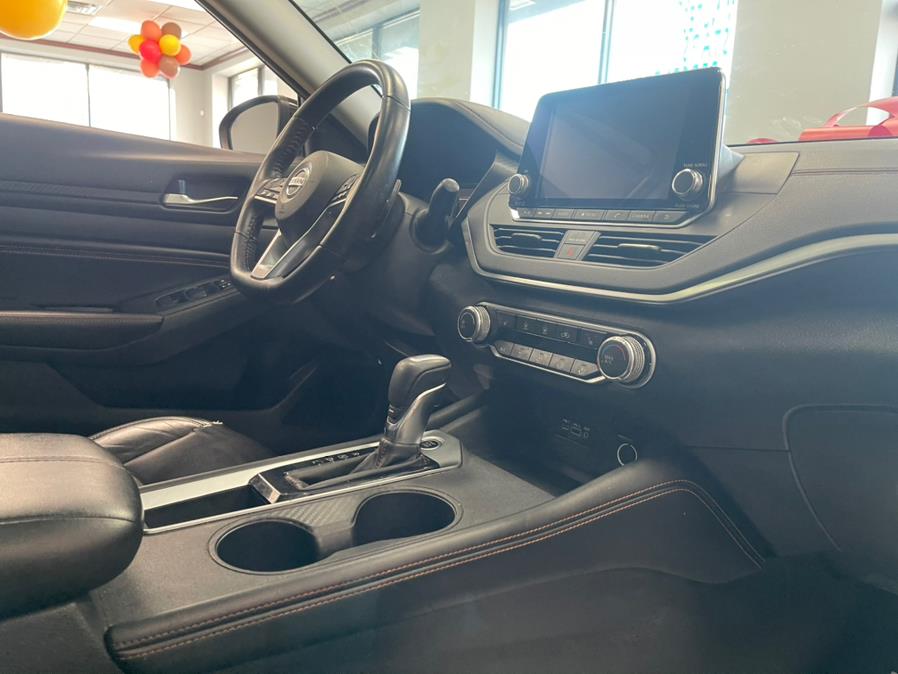Used Nissan Altima 2.5 SR Sedan 2019 | 5 Towns Drive. Inwood, New York Used Nissan Altima 2.5 SR Sedan 2019 | 5 Towns Drive. Inwood, New York