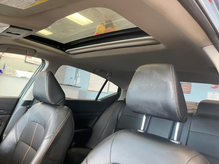 Used Nissan Altima 2.5 SR Sedan 2019 | 5 Towns Drive. Inwood, New York Used Nissan Altima 2.5 SR Sedan 2019 | 5 Towns Drive. Inwood, New York