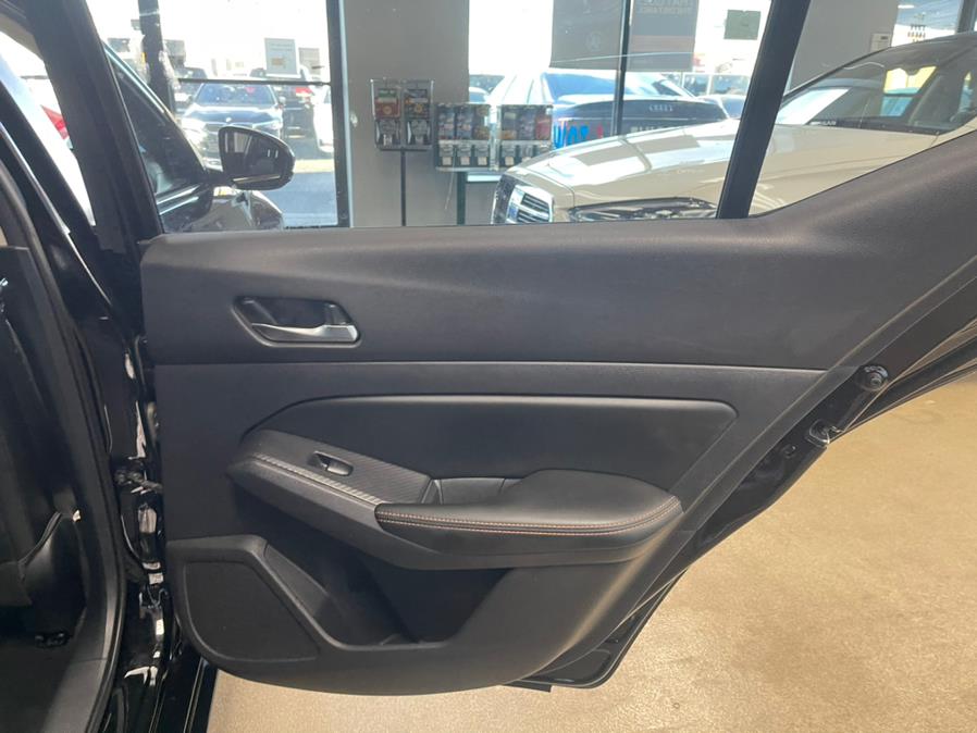 Used Nissan Altima 2.5 SR Sedan 2019 | 5 Towns Drive. Inwood, New York Used Nissan Altima 2.5 SR Sedan 2019 | 5 Towns Drive. Inwood, New York