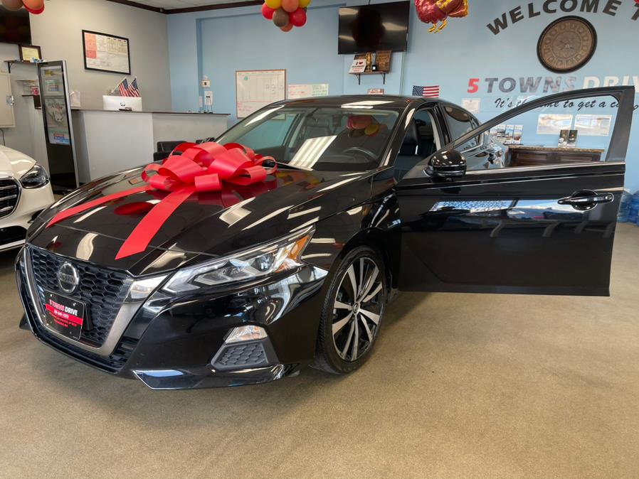 Used Nissan Altima 2.5 SR Sedan 2019 | 5 Towns Drive. Inwood, New York Used Nissan Altima 2.5 SR Sedan 2019 | 5 Towns Drive. Inwood, New York