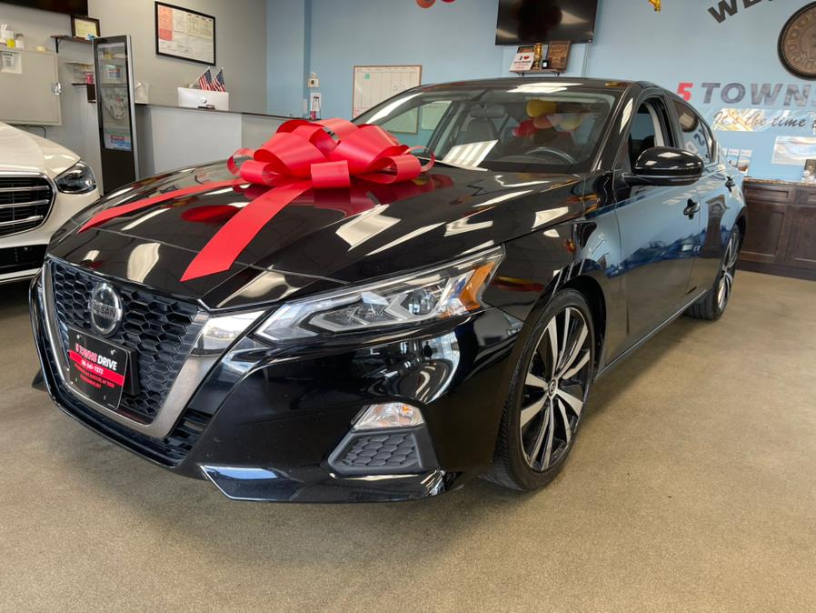 Used Nissan Altima 2.5 SR Sedan 2019 | 5 Towns Drive. Inwood, New York Used Nissan Altima 2.5 SR Sedan 2019 | 5 Towns Drive. Inwood, New York