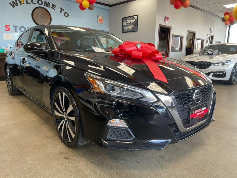 Used Nissan Altima 2.5 SR Sedan 2019 | 5 Towns Drive. Inwood, New York Used Nissan Altima 2.5 SR Sedan 2019 | 5 Towns Drive. Inwood, New York