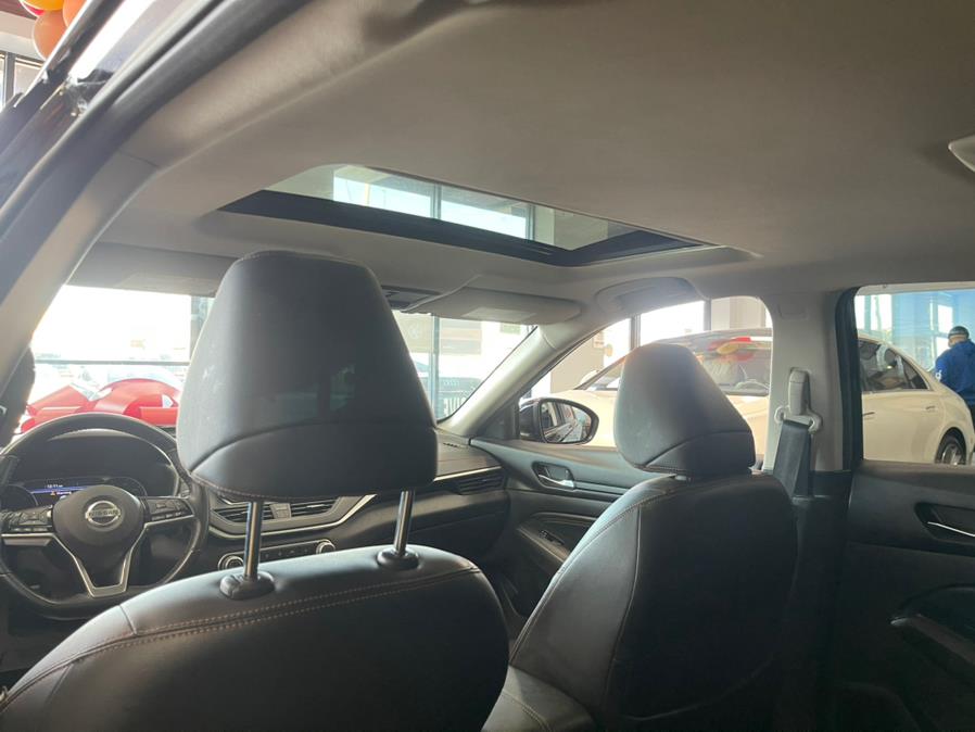 Used Nissan Altima 2.5 SR Sedan 2019 | 5 Towns Drive. Inwood, New York Used Nissan Altima 2.5 SR Sedan 2019 | 5 Towns Drive. Inwood, New York