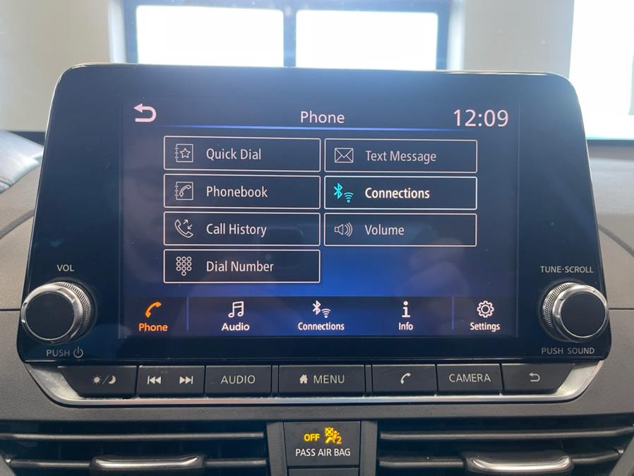Used Nissan Altima 2.5 SR Sedan 2019 | 5 Towns Drive. Inwood, New York Used Nissan Altima 2.5 SR Sedan 2019 | 5 Towns Drive. Inwood, New York