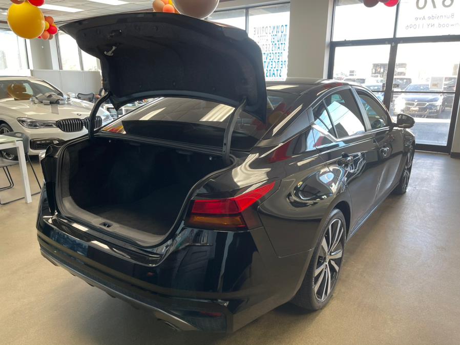 Used Nissan Altima 2.5 SR Sedan 2019 | 5 Towns Drive. Inwood, New York Used Nissan Altima 2.5 SR Sedan 2019 | 5 Towns Drive. Inwood, New York