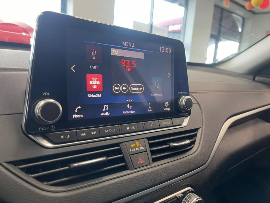 Used Nissan Altima 2.5 SR Sedan 2019 | 5 Towns Drive. Inwood, New York Used Nissan Altima 2.5 SR Sedan 2019 | 5 Towns Drive. Inwood, New York