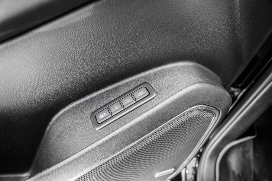 2018 GMC Yukon 4WD 4dr Denali, available for sale in ELMONT, New York | 26 Motors Long Island. ELMONT, New York 2018 GMC Yukon 4WD 4dr Denali, available for sale in ELMONT, New York | 26 Motors Long Island. ELMONT, New York