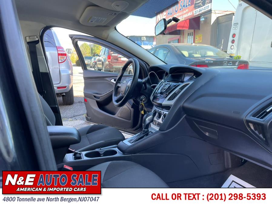 Used Ford Focus 4dr Sdn SE 2014 | N&E Auto Sale LLC. North Bergen, New Jersey Used Ford Focus 4dr Sdn SE 2014 | N&E Auto Sale LLC. North Bergen, New Jersey