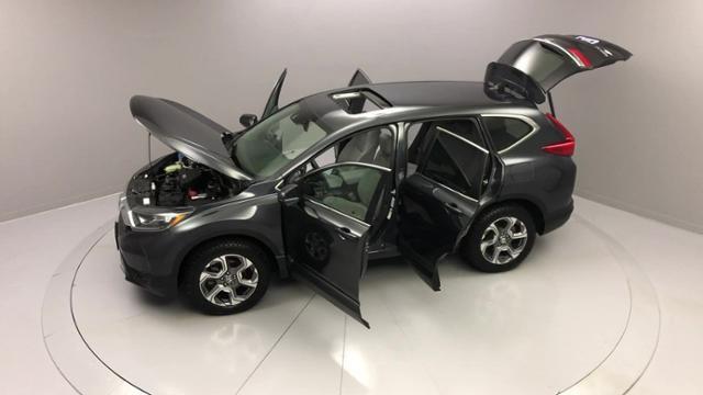 2017 Honda Cr-v EX-L AWD w/Navi, available for sale in Naugatuck, Connecticut | J&M Automotive Sls&Svc LLC. Naugatuck, Connecticut 2017 Honda Cr-v EX-L AWD w/Navi, available for sale in Naugatuck, Connecticut | J&M Automotive Sls&Svc LLC. Naugatuck, Connecticut