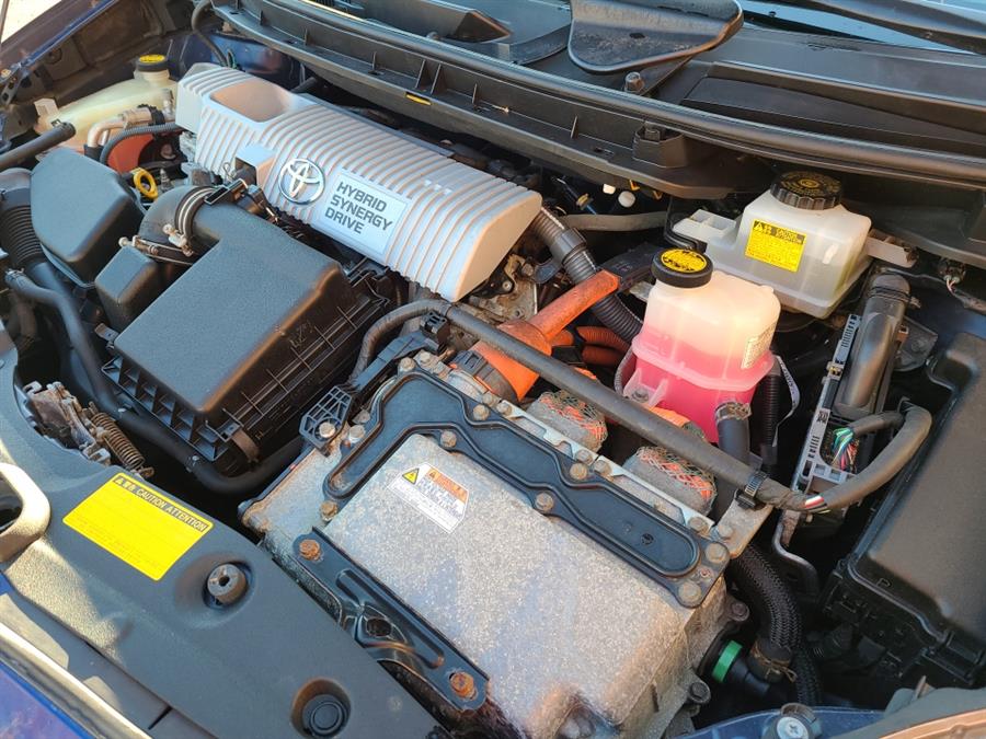 2010 Toyota Prius 5dr HB V, available for sale in Waterbury, Connecticut | National Auto Brokers, Inc.. Waterbury, Connecticut 2010 Toyota Prius 5dr HB V, available for sale in Waterbury, Connecticut | National Auto Brokers, Inc.. Waterbury, Connecticut