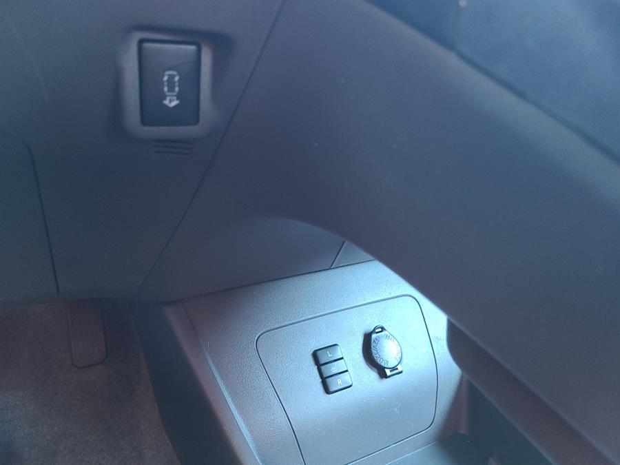 2010 Toyota Prius 5dr HB V, available for sale in Waterbury, Connecticut | National Auto Brokers, Inc.. Waterbury, Connecticut 2010 Toyota Prius 5dr HB V, available for sale in Waterbury, Connecticut | National Auto Brokers, Inc.. Waterbury, Connecticut