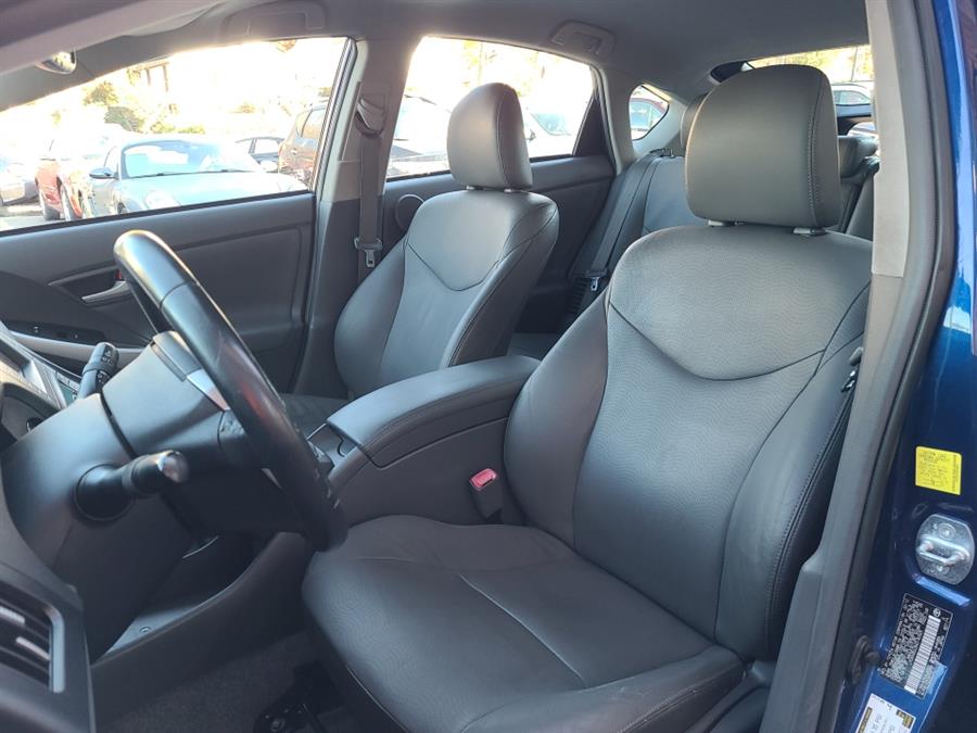 2010 Toyota Prius 5dr HB V, available for sale in Waterbury, Connecticut | National Auto Brokers, Inc.. Waterbury, Connecticut 2010 Toyota Prius 5dr HB V, available for sale in Waterbury, Connecticut | National Auto Brokers, Inc.. Waterbury, Connecticut