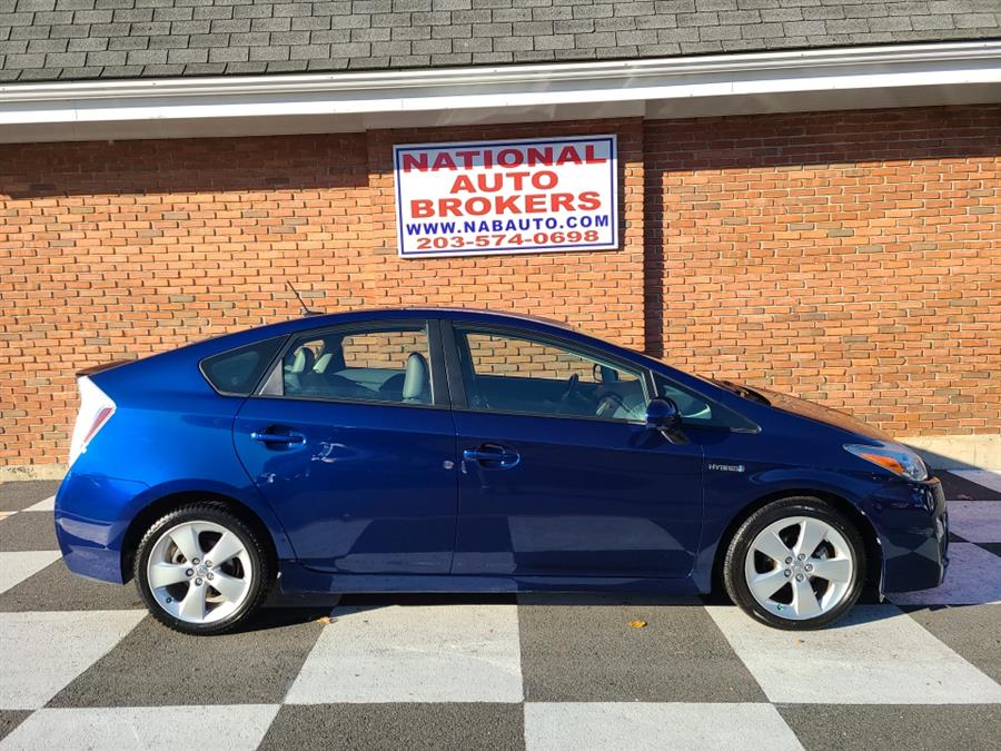 2010 Toyota Prius 5dr HB V, available for sale in Waterbury, Connecticut | National Auto Brokers, Inc.. Waterbury, Connecticut 2010 Toyota Prius 5dr HB V, available for sale in Waterbury, Connecticut | National Auto Brokers, Inc.. Waterbury, Connecticut