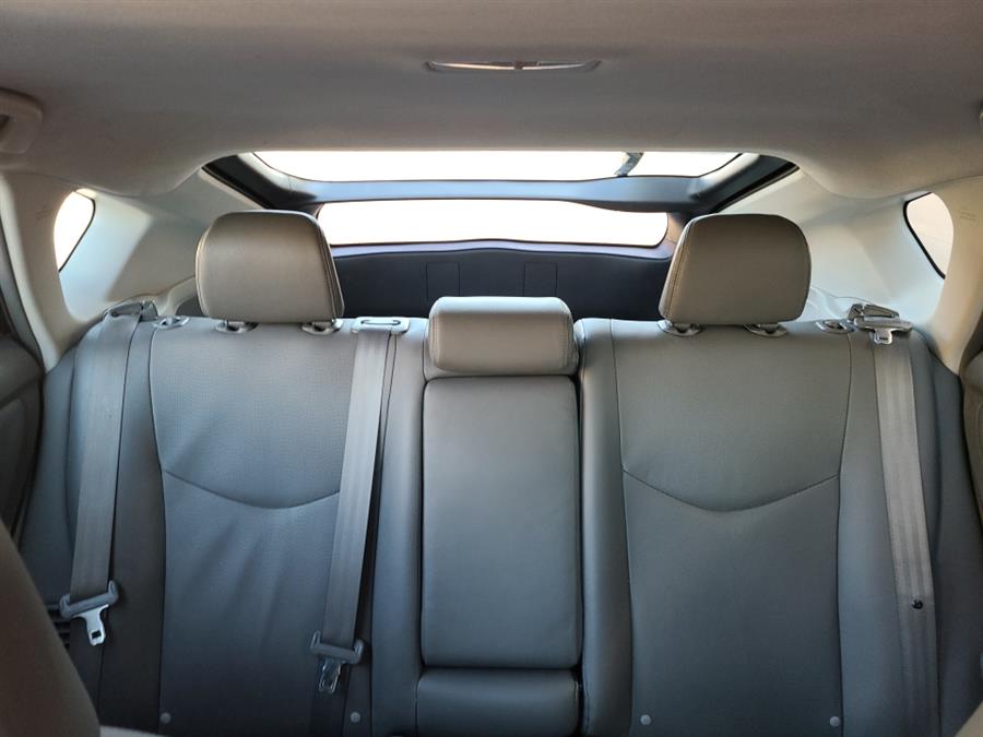 2010 Toyota Prius 5dr HB V, available for sale in Waterbury, Connecticut | National Auto Brokers, Inc.. Waterbury, Connecticut 2010 Toyota Prius 5dr HB V, available for sale in Waterbury, Connecticut | National Auto Brokers, Inc.. Waterbury, Connecticut