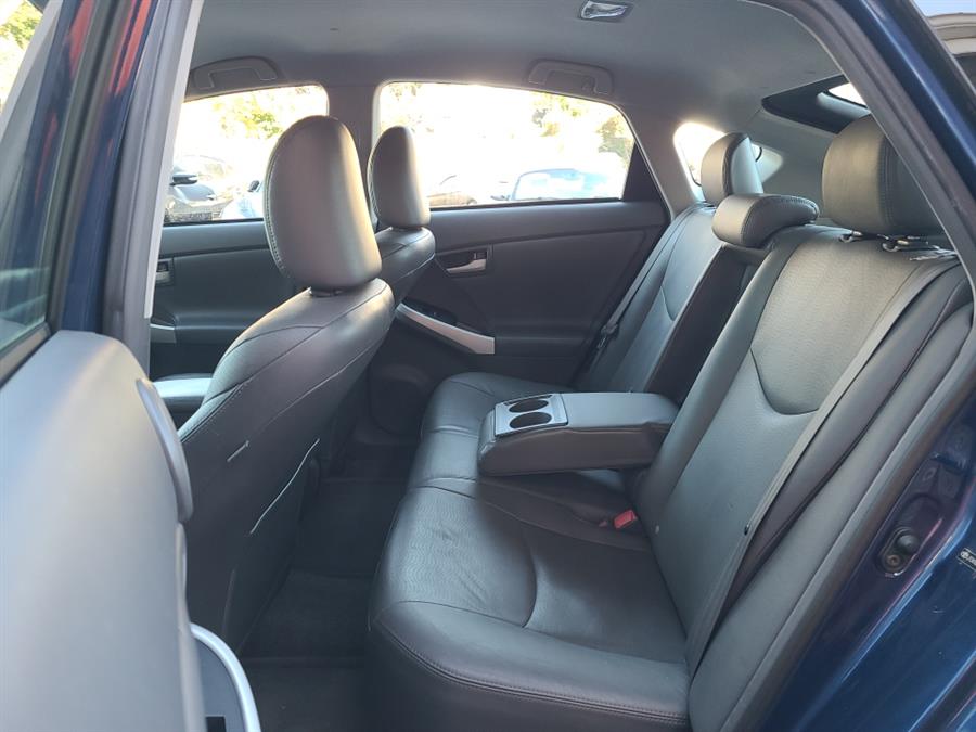 2010 Toyota Prius 5dr HB V, available for sale in Waterbury, Connecticut | National Auto Brokers, Inc.. Waterbury, Connecticut 2010 Toyota Prius 5dr HB V, available for sale in Waterbury, Connecticut | National Auto Brokers, Inc.. Waterbury, Connecticut